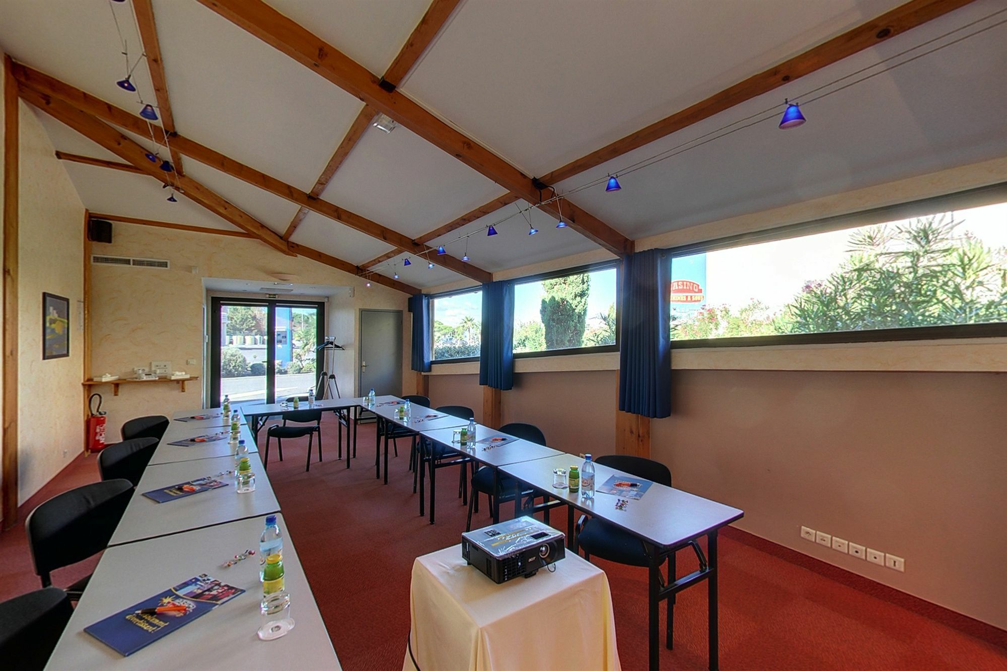 Hotel Le Phoebus Garden & Spa Gruissan Exterior photo